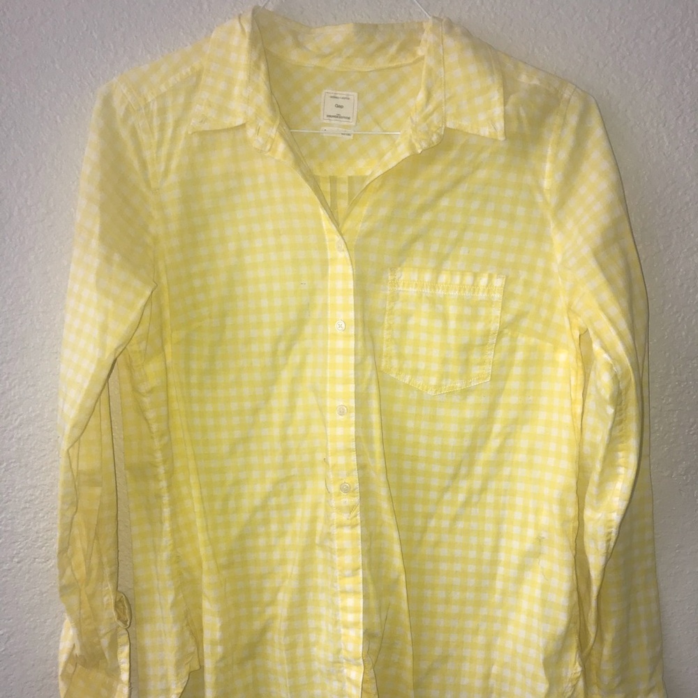 Gap button down top